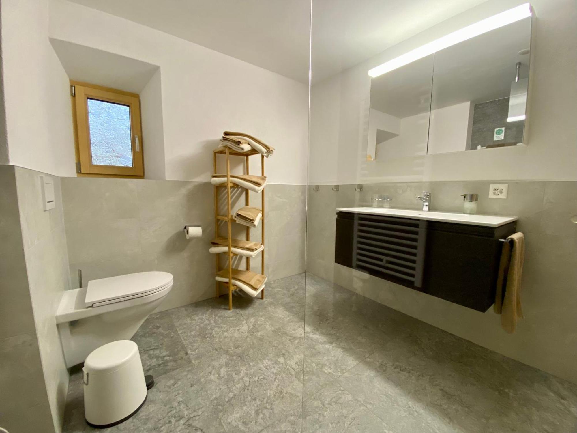 Moderne Helle Ferienwohnung 1-6 Pers - Chasa32 Eg Guarda Εξωτερικό φωτογραφία