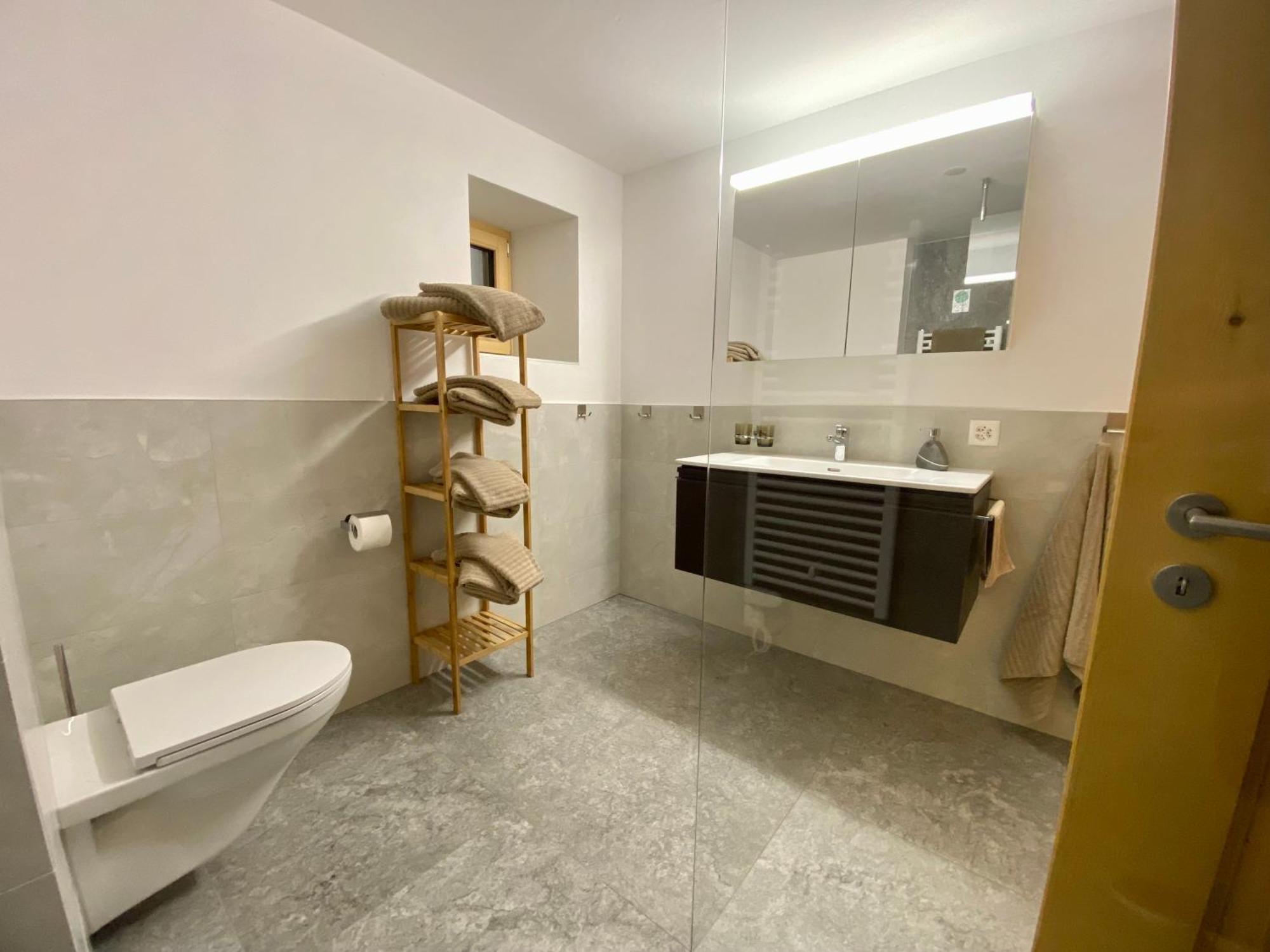 Moderne Helle Ferienwohnung 1-6 Pers - Chasa32 Eg Guarda Εξωτερικό φωτογραφία