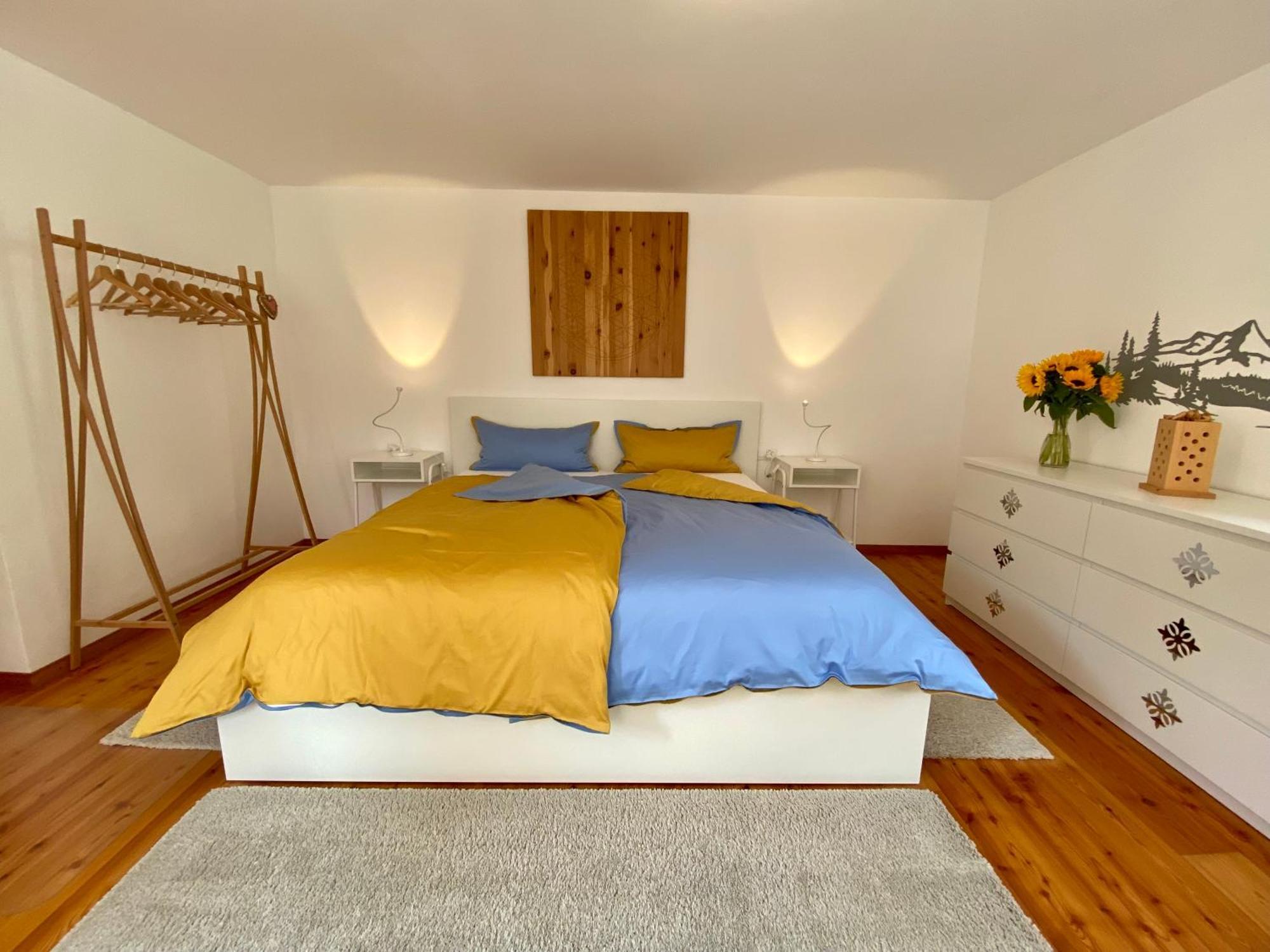 Moderne Helle Ferienwohnung 1-6 Pers - Chasa32 Eg Guarda Δωμάτιο φωτογραφία