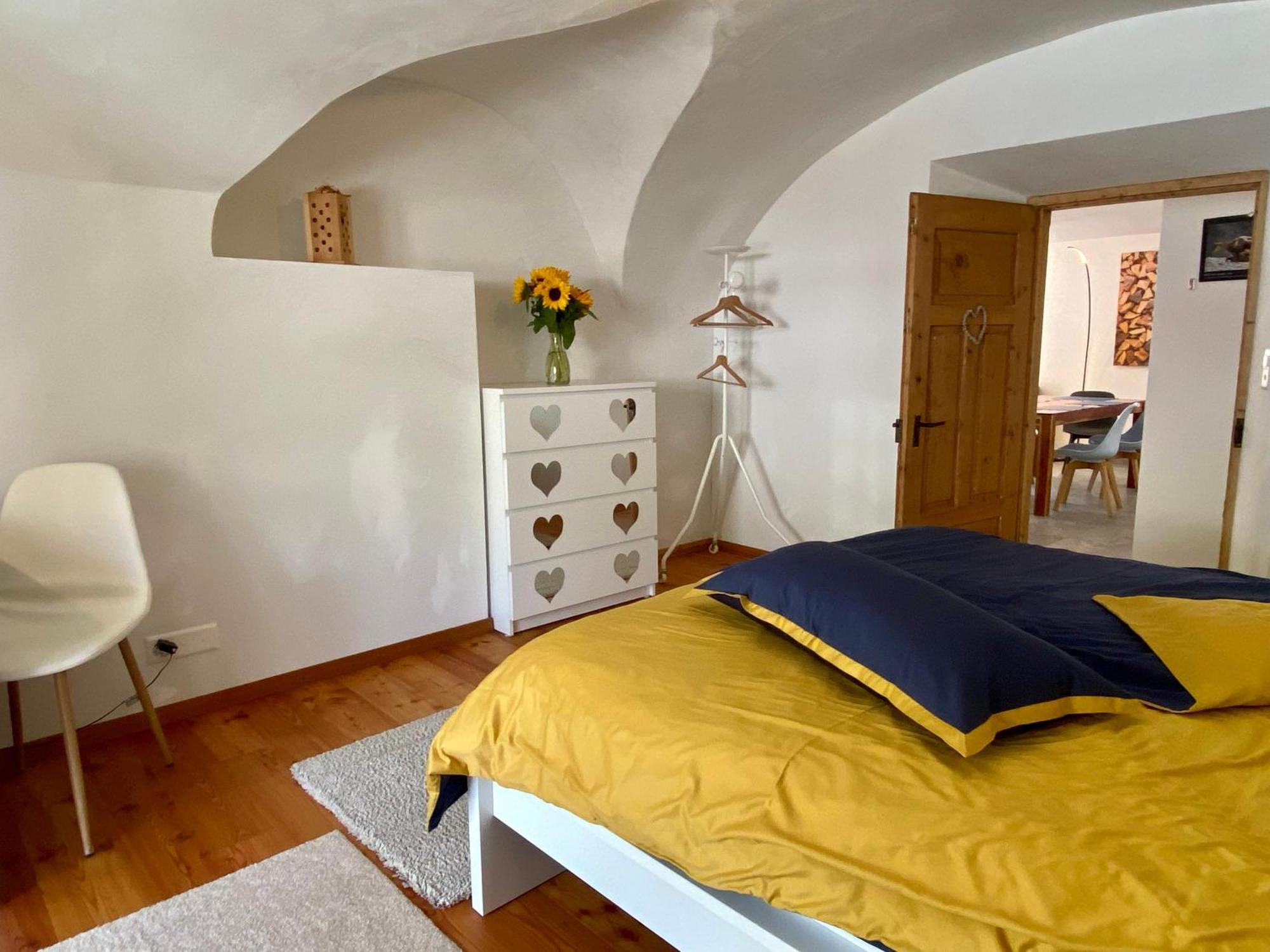 Moderne Helle Ferienwohnung 1-6 Pers - Chasa32 Eg Guarda Δωμάτιο φωτογραφία