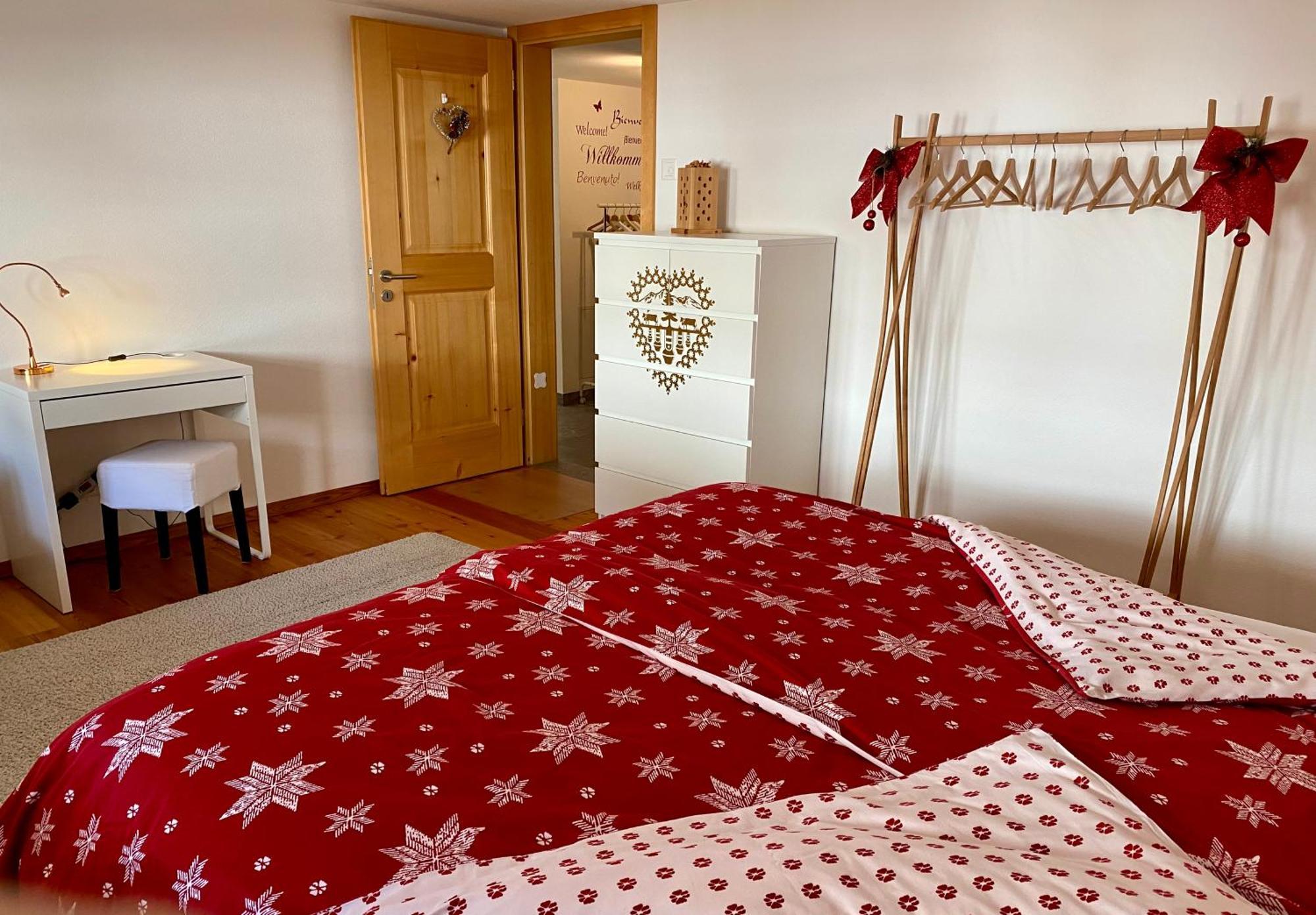 Moderne Helle Ferienwohnung 1-6 Pers - Chasa32 Eg Guarda Δωμάτιο φωτογραφία